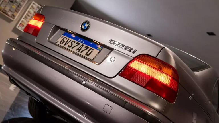 BMW 528i - 006