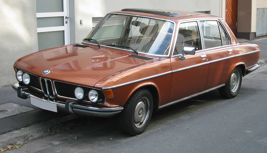 BMW E3 (1968–1977) Carros Antigos com Teto Solar
